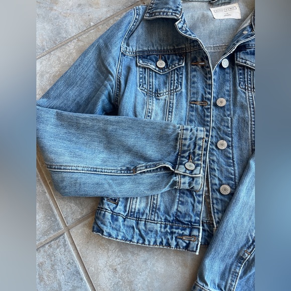 eighty two jean jacket - Picture 3 of 4
